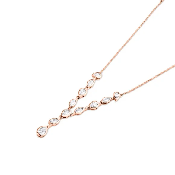 Collier avec zirconiums