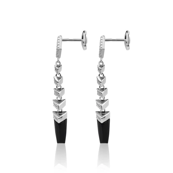 Boucles ornées d'une pierre onyx